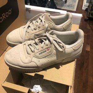 Yeezy power phase (calabasas) clear brown.